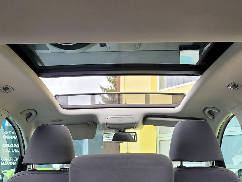 Volkswagen Touran 1,4 DSG Highline, nové ROZVODY - fotka 17 z 46