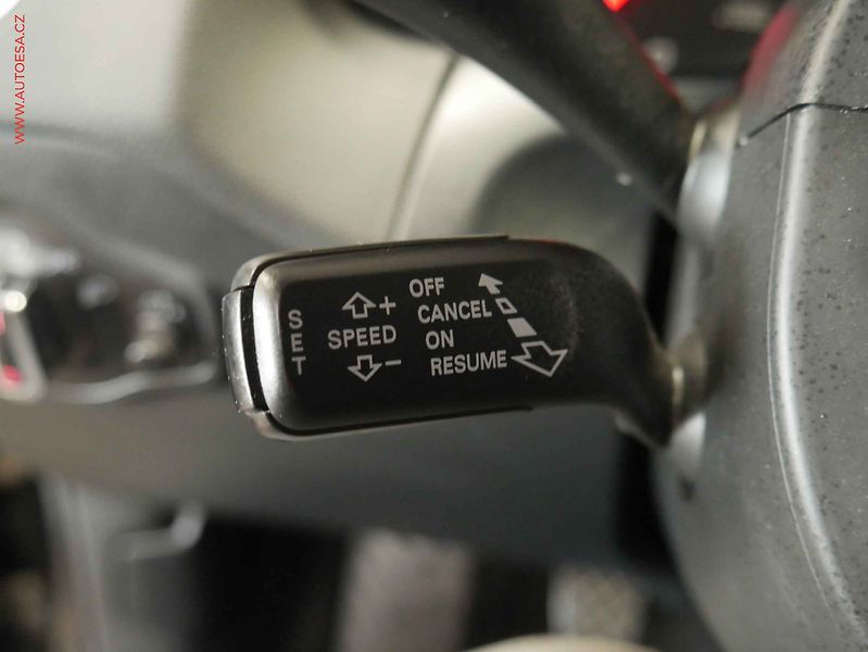 Audi Q5 (2012) 2.0 TDI, 2.maj, Kůže, AC - fotka 12 z 18