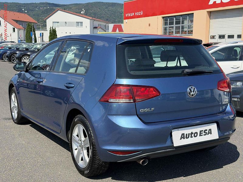 Volkswagen Golf (2013) 1.6 TDi, AC, tempo, park - fotka 6 z 17