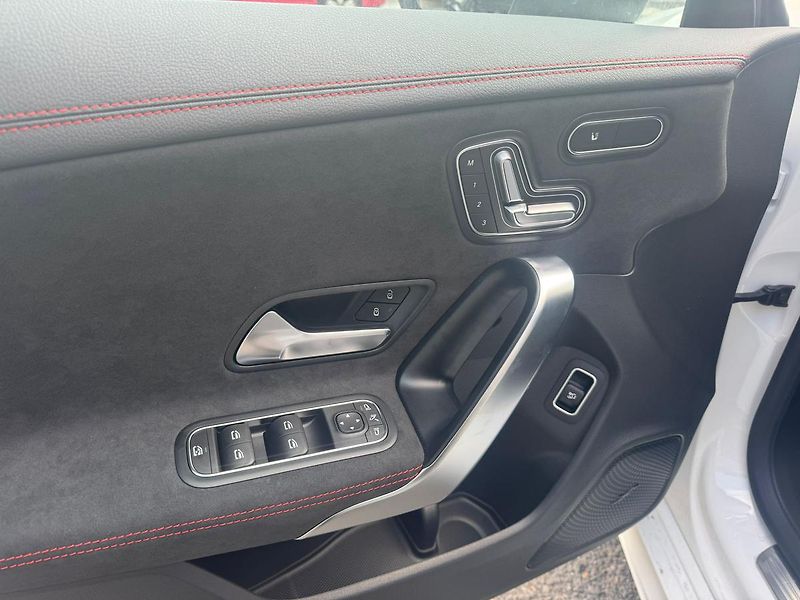 Mercedes-Benz CLA 200 d Shooting Brake AKCE - fotka 9 z 24