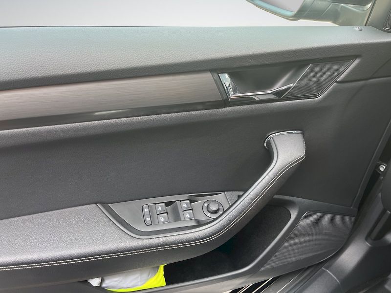 Škoda Superb (2023) 2.0 TDI 110kW DSG Style Plus c - fotka 24 z 36