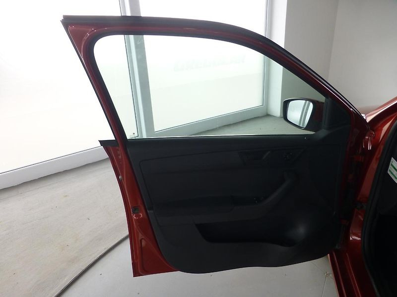 Škoda Fabia (2017) 1,2TSI-66KW**KLIMATIZACE - fotka 10 z 23
