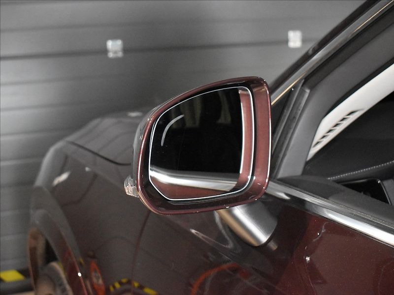 Volvo XC90 (2026) 2,0 B5  Plus Bright - fotka 9 z 38