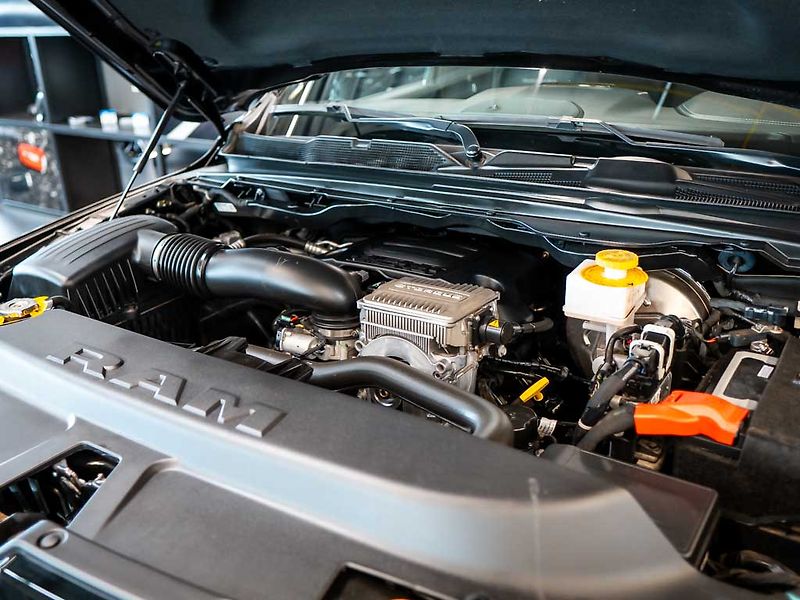 Dodge RAM (2025) 5.7 V8 Laramie 6 LIFT LPG - fotka 40 z 40