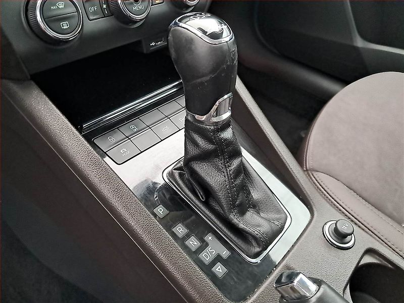 Škoda Octavia (2016) Laurin&Klement 1.8 TSI, 4X4 - fotka 16 z 17