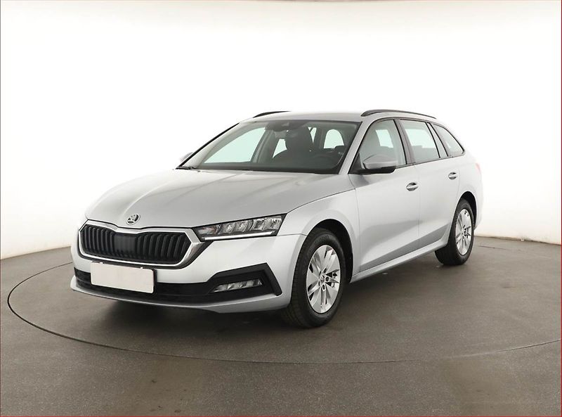 Škoda Octavia (2023) Ambition 2.0 TDI, ČR,1.maj - fotka 2 z 16