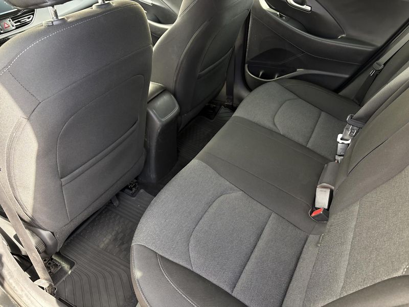 Hyundai i30 1.5 T-GDI 117kW Family SMART - fotka 11 z 20