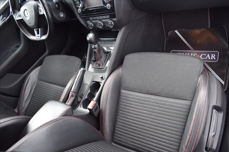Škoda Octavia 2,0 TDI 135KW RS PO ROZVODECH - fotka 23 z 50