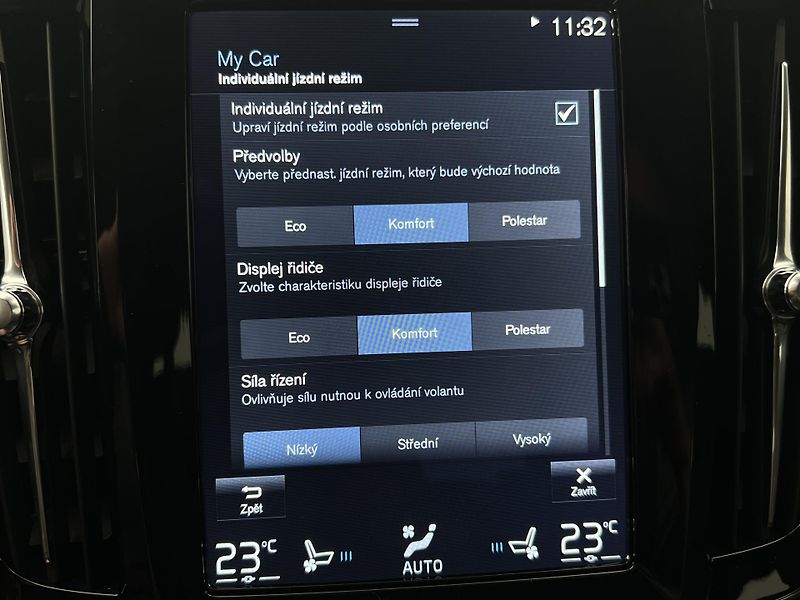 Volvo V90 CC D5 AWD PRO CZ 1. maj. - fotka 34 z 44