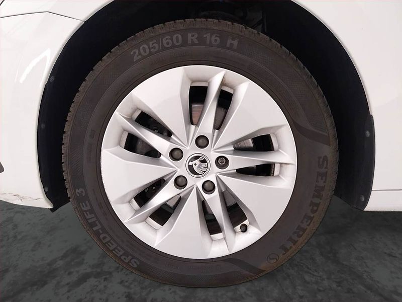 Škoda Octavia (2020) Ambition 2.0 TDI, Serv.kniha - fotka 15 z 26