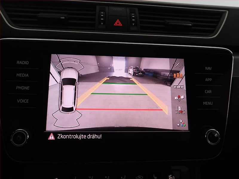 Škoda Superb (2021) Style 2.0 TDI - fotka 19 z 20