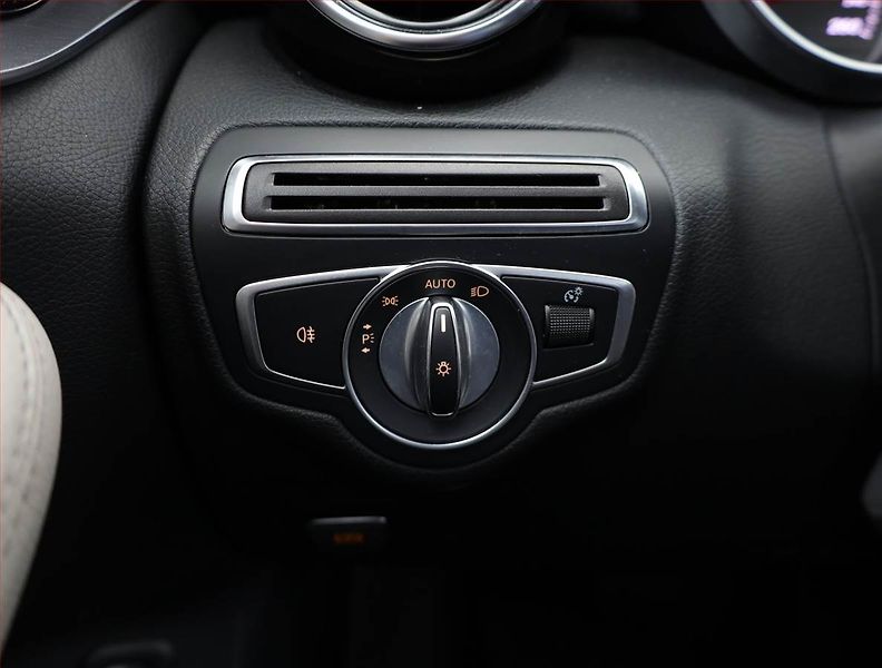 Mercedes-Benz Třídy C (2017) Avantgarde C 220 d BlueEff. - fotka 14 z 19