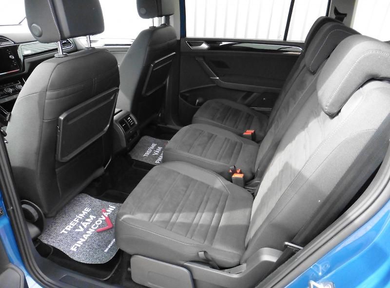 Volkswagen Touran 1.5 TSi Highline Navi - fotka 8 z 17