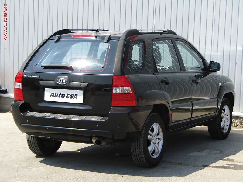 Kia Sportage (2005) 2.0i 4WD, AC, park.asist - fotka 4 z 14