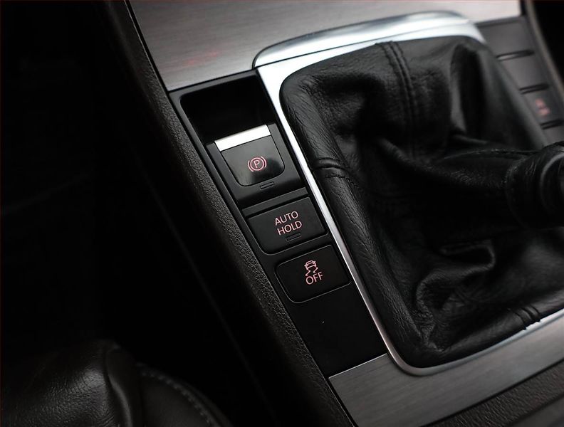 Volkswagen Passat (2014) 2.0 TDI, Navi, Tempomat - fotka 13 z 18