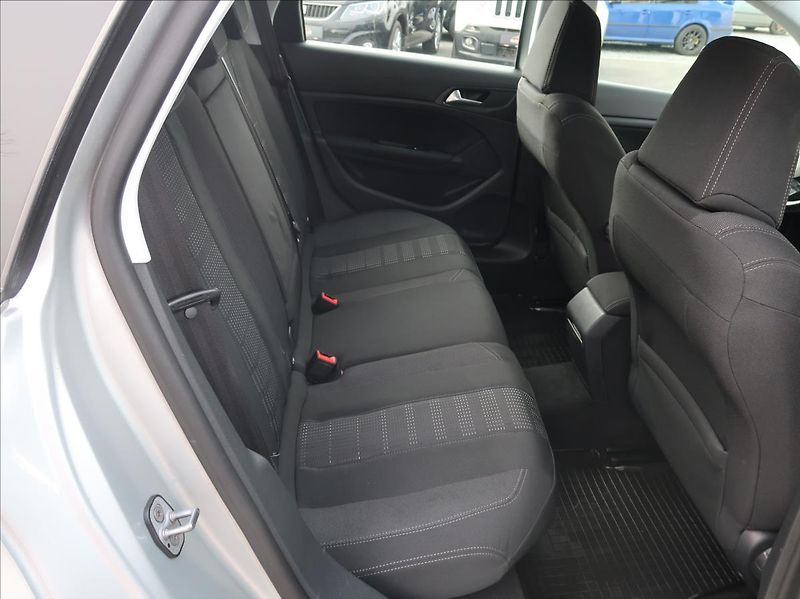 Peugeot 308 2,0 BHDi,110kW,NovéČR,DPH - fotka 18 z 23