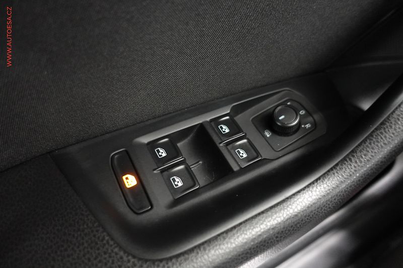 Volkswagen Passat (2020) 2.0TDi, DSG, LED, navi - fotka 14 z 22