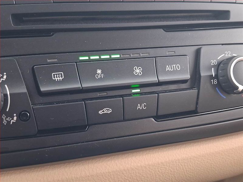 BMW Řada 3 (2014) 318 d, Automat, Navi, Tempomat - fotka 21 z 22
