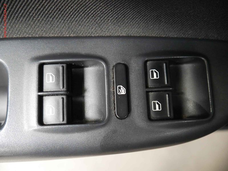 Škoda Octavia (2011) 2.0TDi, P.čidla - fotka 20 z 20