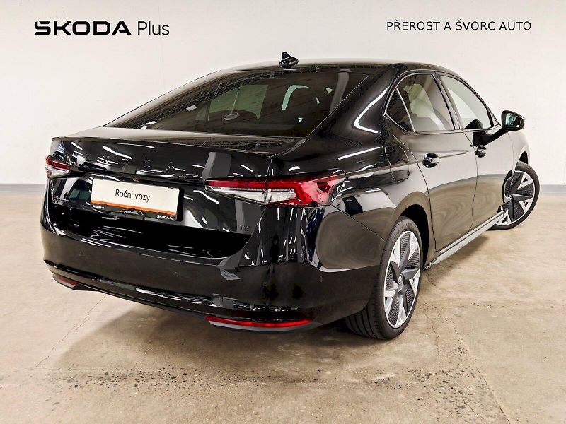 Škoda Superb (2025) iV 1.5 TSI 150 kW DSG Sportlin - fotka 2 z 35