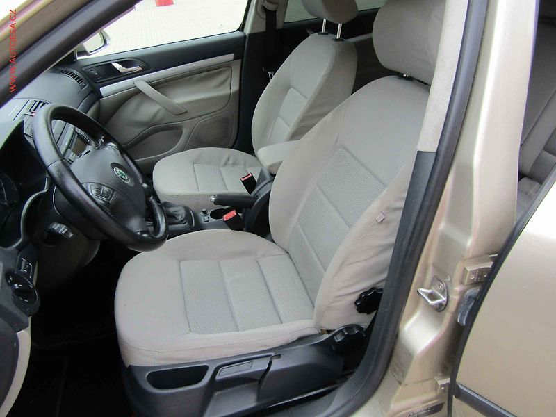 Škoda Octavia (2006) 2.0 FSI, AC, STK8/28 - fotka 9 z 14