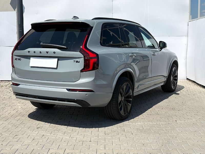 Volvo XC90 Plus Black Edition T8 AWD 335k - fotka 5 z 27