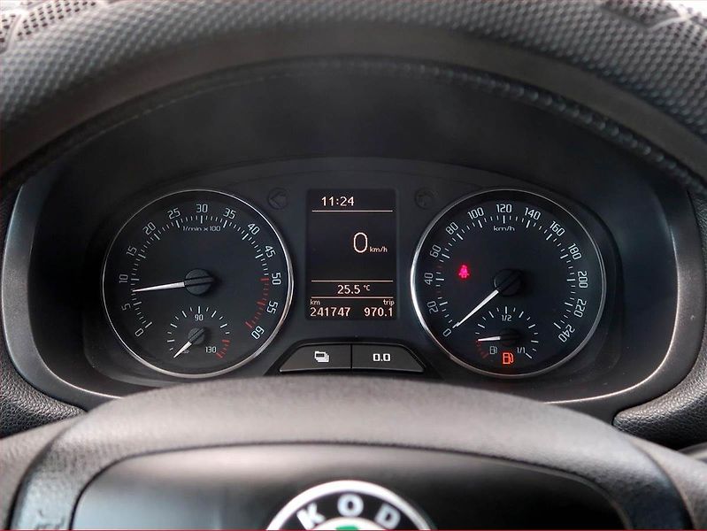 Škoda Roomster (2011) Style 1.6 TDI - fotka 11 z 15