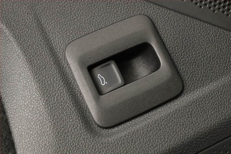 Volkswagen Tiguan (2025) 1.5 eTSI - fotka 13 z 20