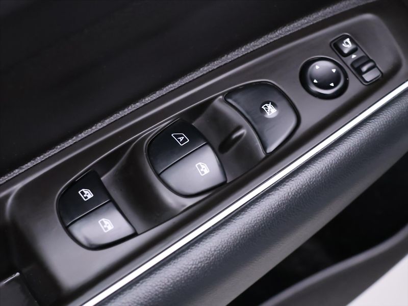 Renault Koleos 2,0 130 kW 4x4 Energy Intens - fotka 16 z 30