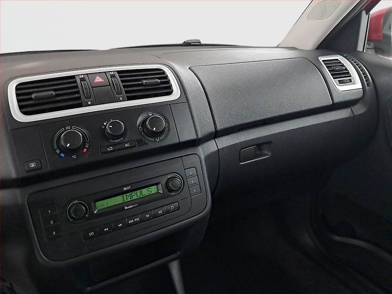 Škoda Fabia (2008) Style 1.6 16V, nová STK, Tažné - fotka 12 z 17