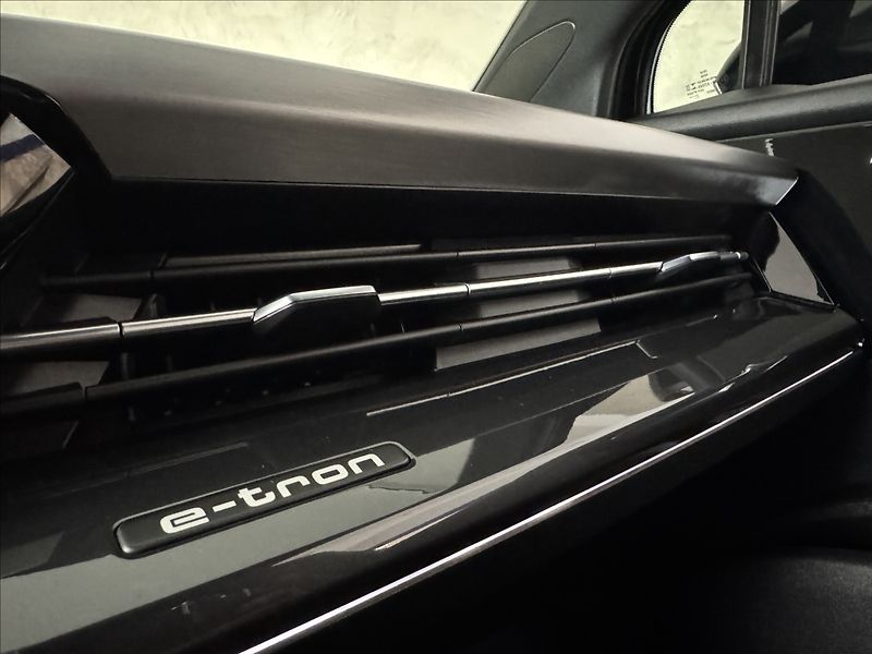 Audi Q4 e-tron Sportback S-Line LED Kamera - fotka 45 z 49