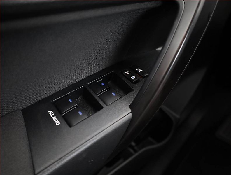Toyota Corolla (2018) 1.6 Valvematic, Serv.kniha - fotka 11 z 17