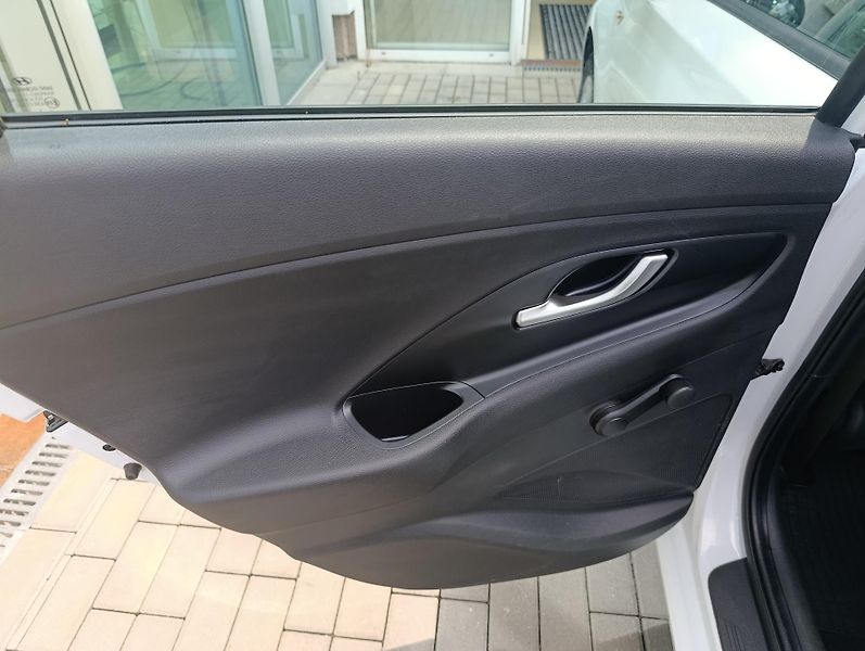 Hyundai i30 (2021) 1.5 80KW ČR 1.majitel - fotka 10 z 15