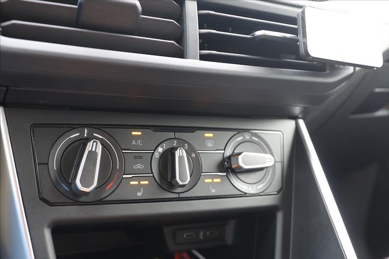 Volkswagen Taigo 1,0 ČR, 28000 km,TAŽNÉ,novéSTK - fotka 35 z 52