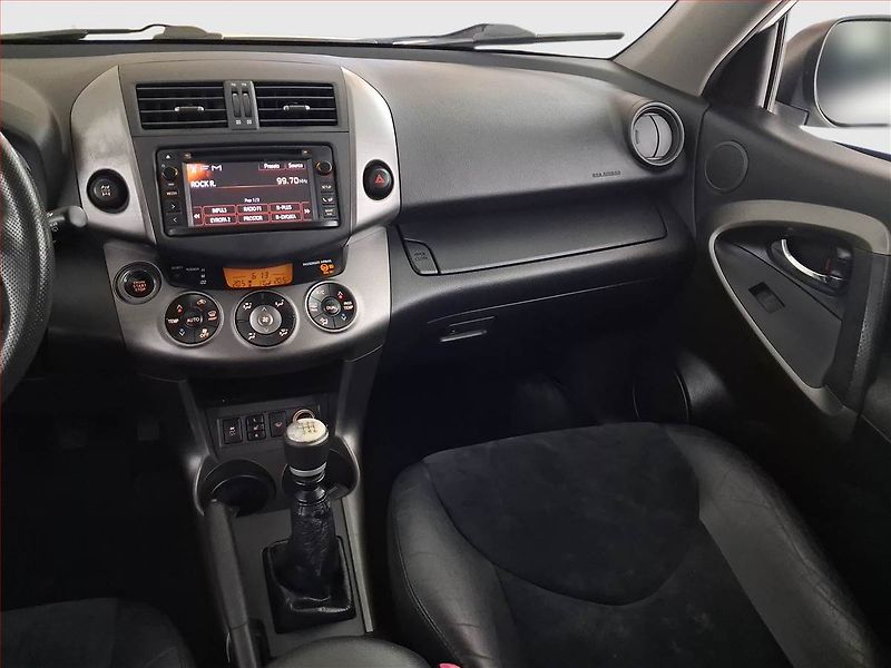 Toyota RAV4 (2012) 2.2 D-4D, 4X4, Tempomat - fotka 8 z 16