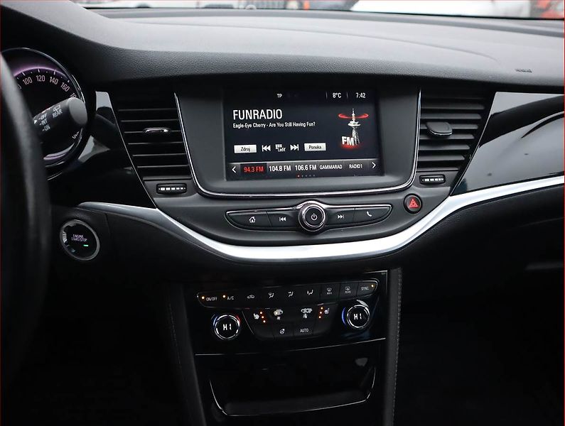 Opel Astra (2016) 1.4 T, Serv.kniha, Tempomat - fotka 12 z 18