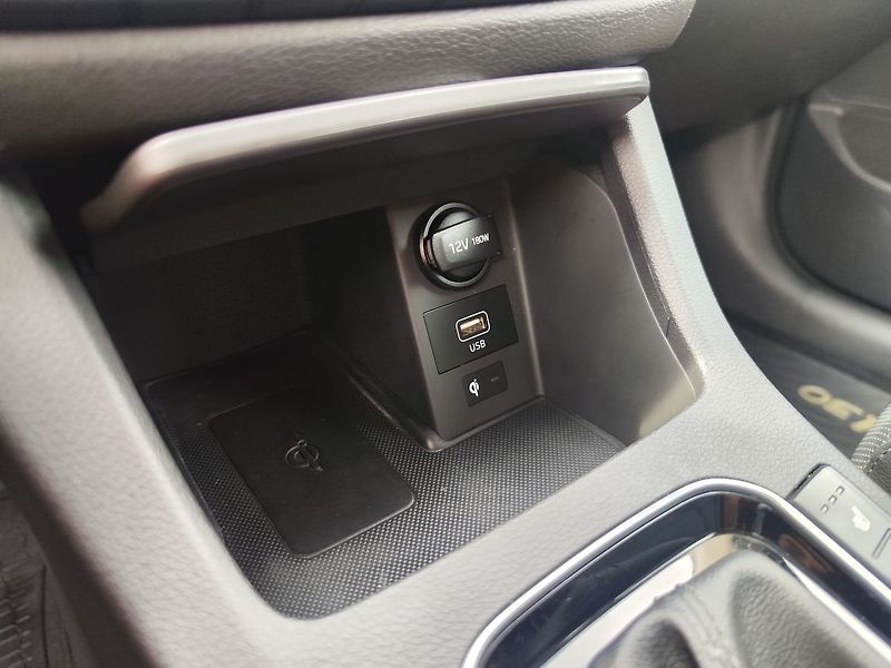 Hyundai i30 1.5 T -GDi/117kW Premium DCT - fotka 23 z 39