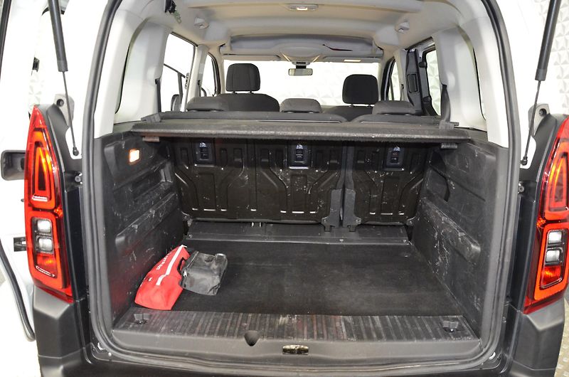 Citroën Berlingo (2022) 1.5BHDi 100 Live Pack - fotka 15 z 15