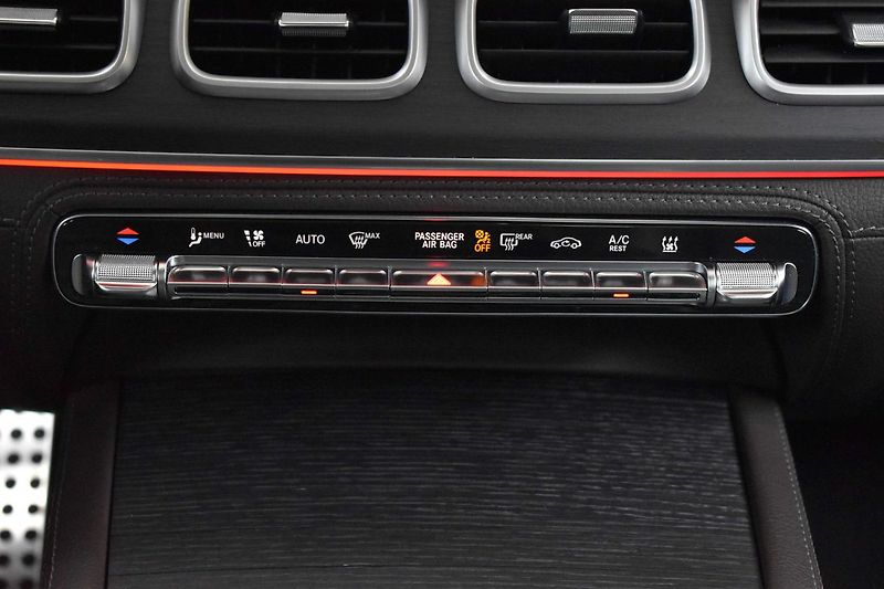 Mercedes-Benz GLS 400d AMG*TAŽNÉ*7.MÍST*DPH*ČR* - fotka 26 z 46