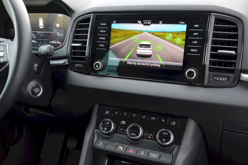 Škoda Karoq (2024) 1.5 TSI 110 kW Selection - fotka 16 z 24