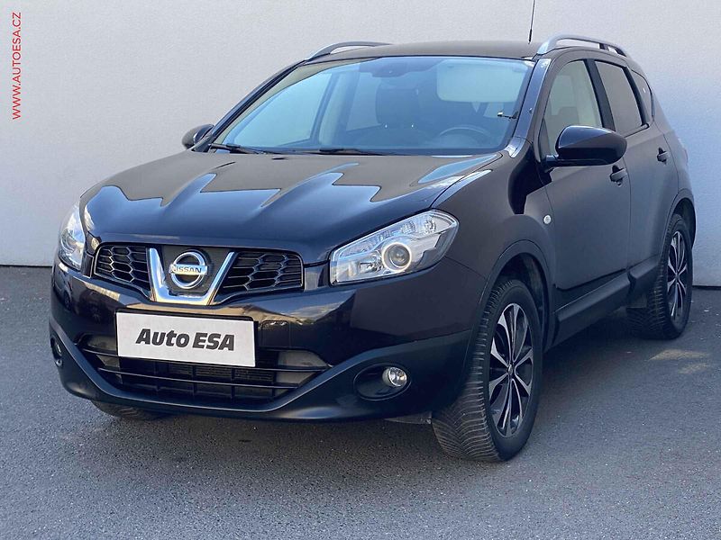 Nissan Qashqai (2011) 1.6 i, I-Way, navi, TZ, panor - fotka 3 z 18