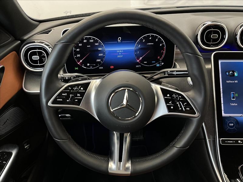 Mercedes-Benz Třídy C 300 4MATIC kombi - fotka 10 z 22