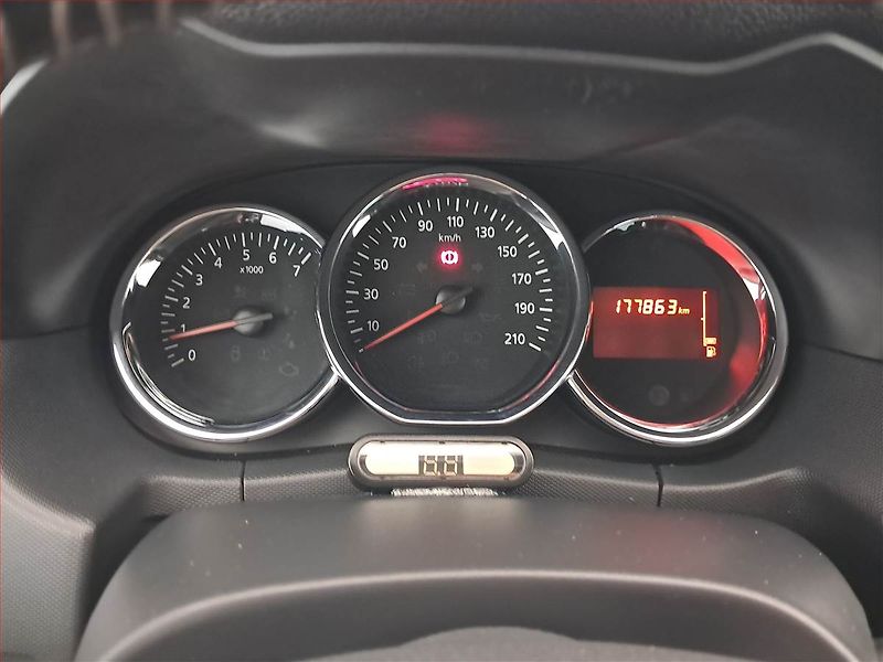 Dacia Duster (2014) 1.6 16V, LPG, Serv.kniha - fotka 11 z 16