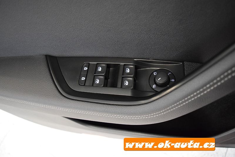 Škoda Superb 2.0 TDI STYLE MATRIX DSG    - fotka 41 z 66