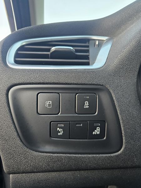Citroën C4 (2016) 1.2 81kW SHINE,81 000 KM !!! - fotka 31 z 47