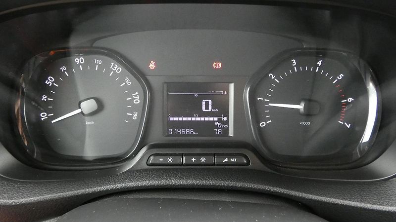 Toyota ProAce 2.0 D-4D 150k 1400kg L2 Crewca - fotka 11 z 23