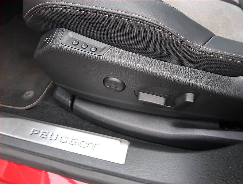Peugeot 3008 (2021) GT Pack e-Hybrid 300 - fotka 20 z 23