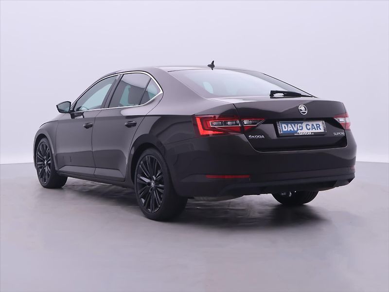 Škoda Superb 2,0 TSI 162kW DSG CZ Style - fotka 5 z 36