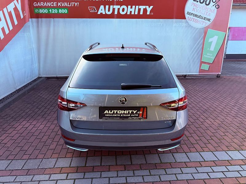Škoda Superb 2.0 TDi DSG SportLine 4x4, Ser - fotka 8 z 35