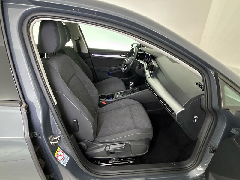 Volkswagen Golf Life - fotka 9 z 28